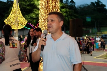 Foto - Chegada do Papai e Mamãe Noel em Cajati 