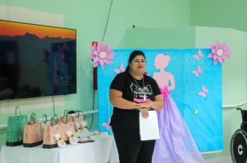Foto - Residentes do Pró-Idoso participa de evento em homenagem ao dia Internacional da Mulher