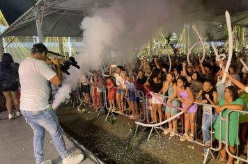 Foto - Réveillon com a Banda Origins e fogos de artifícios sem estampido marcaram a virada do ano em Cajati