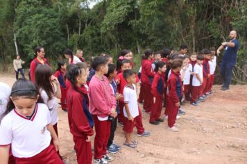 Foto - Alunos da Escola Municipal Francisco José de Lima Jr visitam o aterro sanitário do Município