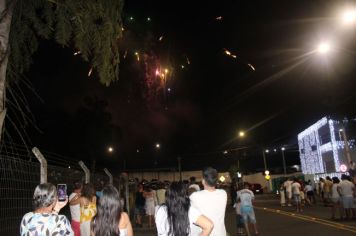 Foto - Réveillon com a Banda Origins e fogos de artifícios sem estampido marcaram a virada do ano em Cajati