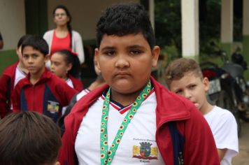 Foto - Alunos da Escola Municipal Francisco José de Lima Jr visitam o aterro sanitário do Município