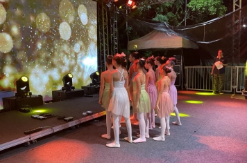 Foto - Espetáculo Ballet Arabesco 