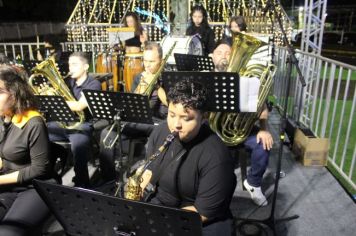 Foto - ABERTURA OFICIAL DO NATAL ENCANTADO ACONTECEU NA NOITE DESTE SÁBADO (7/12)