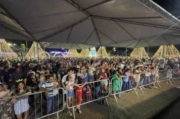 Foto - Réveillon com a Banda Origins e fogos de artifícios sem estampido marcaram a virada do ano em Cajati