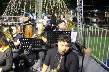 Foto - ABERTURA OFICIAL DO NATAL ENCANTADO ACONTECEU NA NOITE DESTE SÁBADO (7/12)