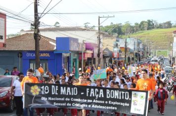 Foto - CAMINHADA FAÇA BONITO EM ALUSÃO AO 18 DE MAIO - DIA NACIONAL DE COMBATE AO ABUSO E À EXPLORAÇÃO SEXUAL