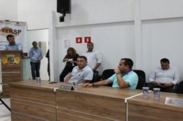 Foto - Entrega de Títulos de Regularização Fundiária - Bairro Parafuso