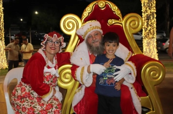 Foto - Chegada do Papai e Mamãe Noel em Cajati 