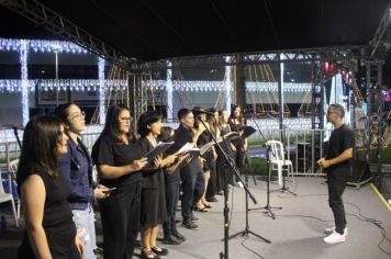 Foto - ABERTURA OFICIAL DO NATAL ENCANTADO ACONTECEU NA NOITE DESTE SÁBADO (7/12)