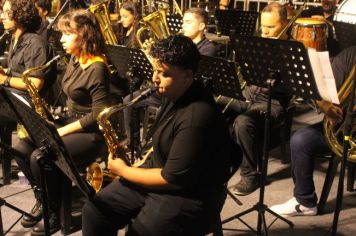 Foto - ABERTURA OFICIAL DO NATAL ENCANTADO ACONTECEU NA NOITE DESTE SÁBADO (7/12)