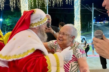 Foto - Chegada do Papai e Mamãe Noel em Cajati 