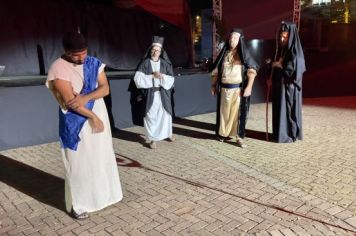 Foto - PAIXÃO DE CRISTO EMOCIONA CERCA DE 1500 MIL PESSOAS NA PRAÇA DA BÍBLIA