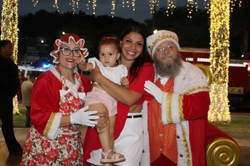 Foto - Chegada do Papai e Mamãe Noel em Cajati 