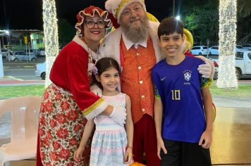 Foto - Chegada do Papai e Mamãe Noel em Cajati 