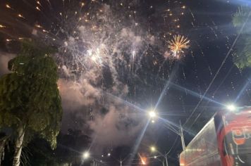 Foto - Réveillon com a Banda Origins e fogos de artifícios sem estampido marcaram a virada do ano em Cajati