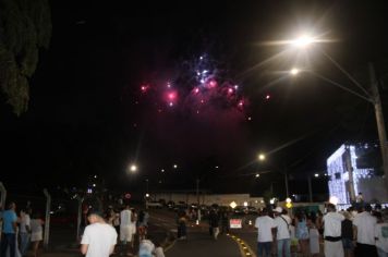 Foto - Réveillon com a Banda Origins e fogos de artifícios sem estampido marcaram a virada do ano em Cajati