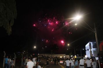 Foto - Réveillon com a Banda Origins e fogos de artifícios sem estampido marcaram a virada do ano em Cajati