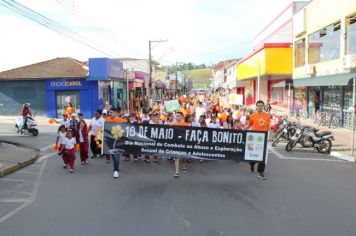 Foto - CAMINHADA FAÇA BONITO EM ALUSÃO AO 18 DE MAIO - DIA NACIONAL DE COMBATE AO ABUSO E À EXPLORAÇÃO SEXUAL