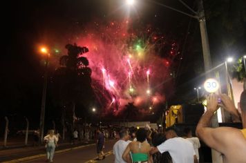 Foto - Réveillon com a Banda Origins e fogos de artifícios sem estampido marcaram a virada do ano em Cajati