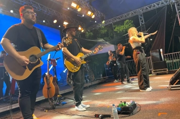 Foto - Show com Cíntia Férsi