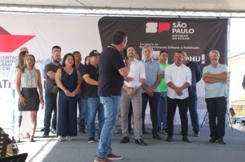 Foto - Inauguração do Empreendimento Cajati D- 65 casas e entrega de 280 títulos de Regularização Fundiária