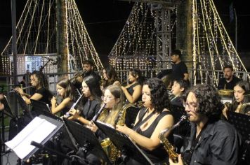 Foto - ABERTURA OFICIAL DO NATAL ENCANTADO ACONTECEU NA NOITE DESTE SÁBADO (7/12)