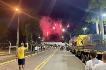 Foto - Réveillon com a Banda Origins e fogos de artifícios sem estampido marcaram a virada do ano em Cajati