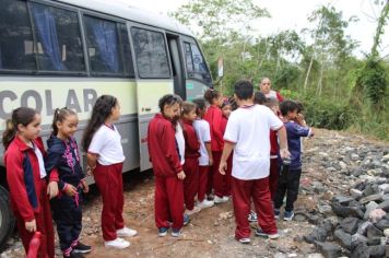 Foto - Alunos da Escola Municipal Francisco José de Lima Jr visitam o aterro sanitário do Município