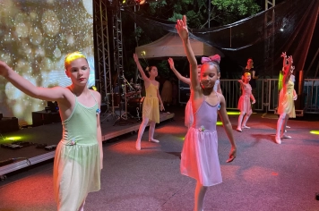 Foto - Espetáculo Ballet Arabesco 