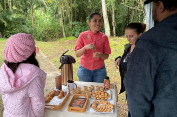 Foto - Sessão de Autógrafos - Árvore Guararema