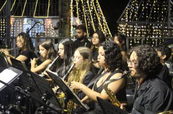 Foto - ABERTURA OFICIAL DO NATAL ENCANTADO ACONTECEU NA NOITE DESTE SÁBADO (7/12)