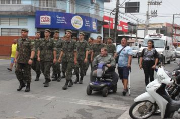 Foto - 1ª Caminhada pela Inclusão Cordão de Girassol 