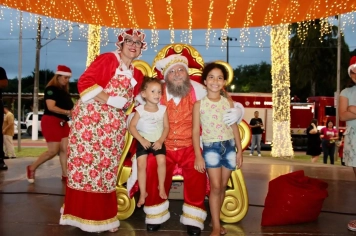 Foto - Chegada do Papai e Mamãe Noel em Cajati 