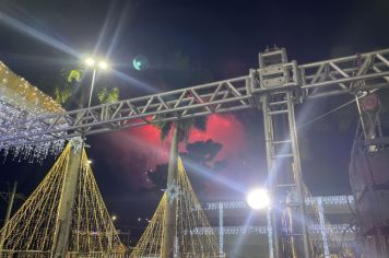 Foto - Réveillon com a Banda Origins e fogos de artifícios sem estampido marcaram a virada do ano em Cajati