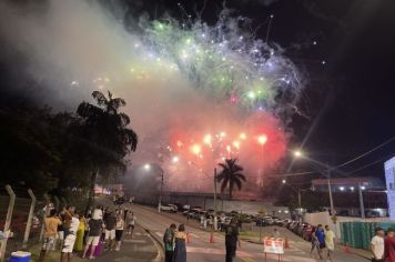 Foto - Réveillon com a Banda Origins e fogos de artifícios sem estampido marcaram a virada do ano em Cajati