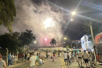 Foto - Réveillon com a Banda Origins e fogos de artifícios sem estampido marcaram a virada do ano em Cajati