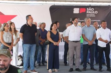 Foto - Inauguração do Empreendimento Cajati D- 65 casas e entrega de 280 títulos de Regularização Fundiária