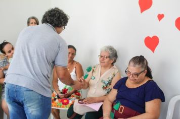 Foto - CRAS famílias II comemora o Dia Internacional da Mulher