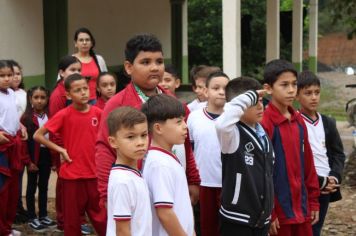 Foto - Alunos da Escola Municipal Francisco José de Lima Jr visitam o aterro sanitário do Município