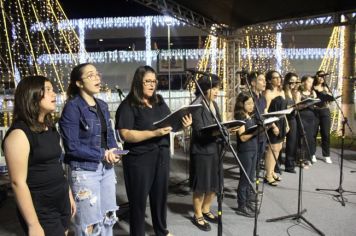 Foto - ABERTURA OFICIAL DO NATAL ENCANTADO ACONTECEU NA NOITE DESTE SÁBADO (7/12)