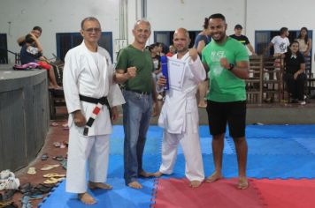 Foto - ESPORTE SANO CAJATI PROMOVE GRADUAÇÃO COM  TROCA DE FAIXAS E DOAÇÃO DE KIMONOS PARA ATLETAS INICIANTES