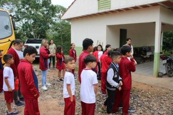 Foto - Alunos da Escola Municipal Francisco José de Lima Jr visitam o aterro sanitário do Município