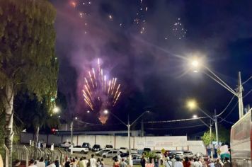 Foto - Réveillon com a Banda Origins e fogos de artifícios sem estampido marcaram a virada do ano em Cajati