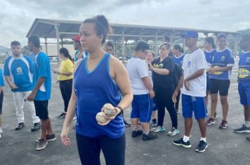 Foto - Torneio de Atletismo entres as APAES do Vale do Ribeira foi realizado no Centro de Eventos em Cajati