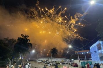 Foto - Réveillon com a Banda Origins e fogos de artifícios sem estampido marcaram a virada do ano em Cajati