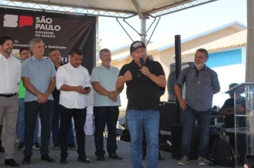 Foto - Inauguração do Empreendimento Cajati D- 65 casas e entrega de 280 títulos de Regularização Fundiária