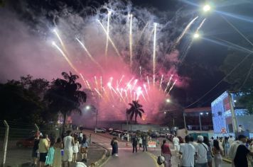 Foto - Réveillon com a Banda Origins e fogos de artifícios sem estampido marcaram a virada do ano em Cajati