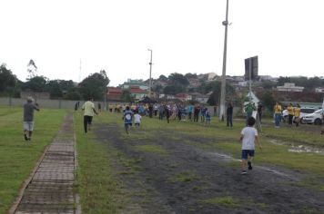 Foto - Torneio de Atletismo entres as APAES do Vale do Ribeira foi realizado no Centro de Eventos em Cajati