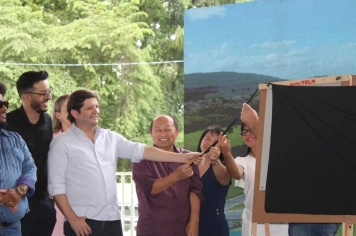 Foto - Prefeitura de Cajati inaugura CREAS, Conselho Tutelar, UBS Parafuso e Delegacia da Mulher e realiza a entrega do Selo de Qualidade de Turismo e mais 142 Títulos de Regularização Fundiária 